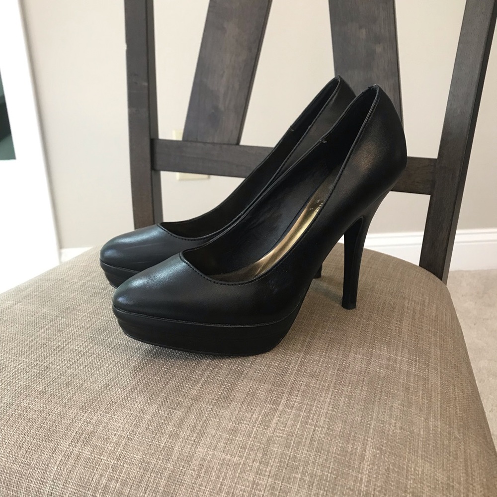 Colin Stuart Patent Leather Platform Pumps, 8